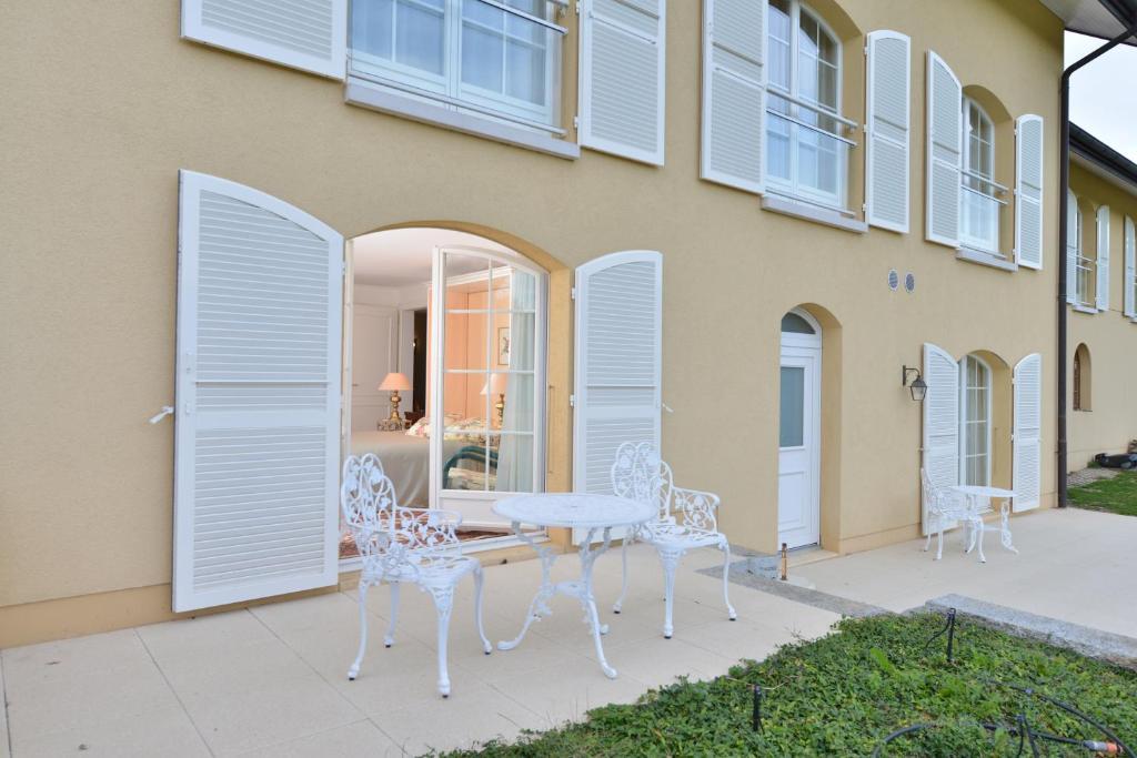 Le Lierre B&B Genolier ภายนอก รูปภาพ