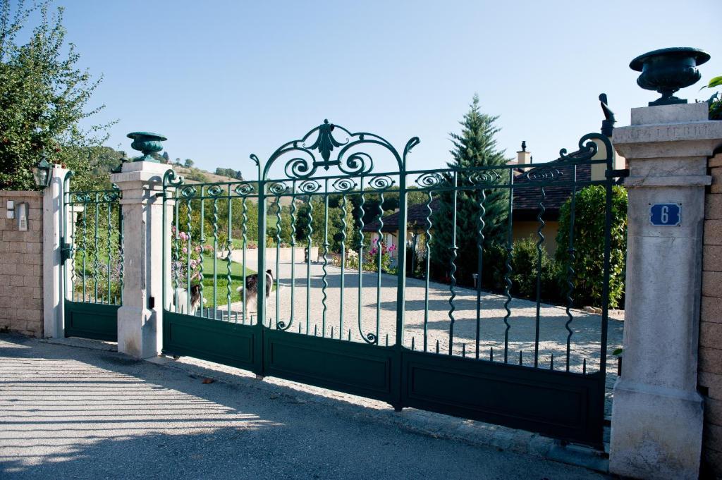 Le Lierre B&B Genolier ภายนอก รูปภาพ
